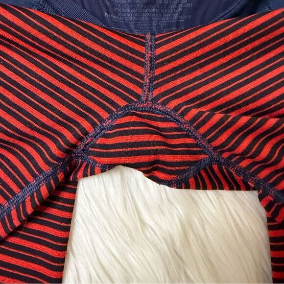 [Patagonia] Red and Blue Striped Capilene Base Layer - Size XS - Picture 4 of 5